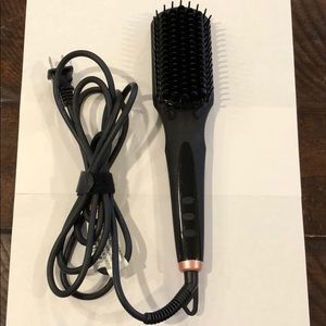 Amika Polished Perfection straightening brush